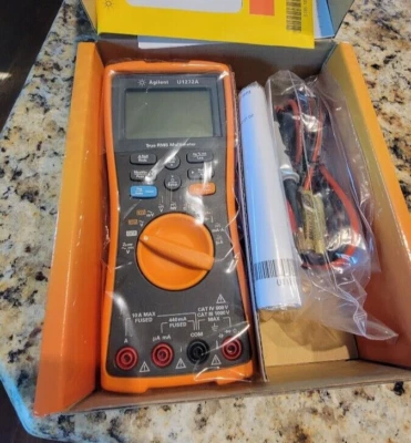 Agilent U1272a Handheld Digital Multimeter - Image 1 of 4