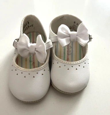 Zapatos CARTERS Vintage Infantil Mary Jane Corazón Corte Arco Acento Bebé Talla 2D Usados en Excelente Condición Foto 1 de 4