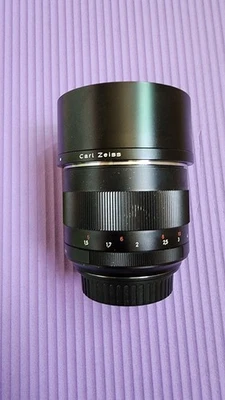 ZEISS Planar T 85mm f/1.4 MF ZE Lens For Canon EF mount - Image 1 of 4
