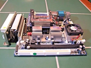 EPIA M Mother Board EPIA-M1112000 Mini-ITX w/ Processor and Extension PCI Board - Afbeelding 1 van 9