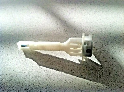 2000 - 2006 BMW 325xi 325i 330i 330Ci E46 ~ HEATER/EVAPORATOR TEMPERATURE SENSOR - Image 1 of 3