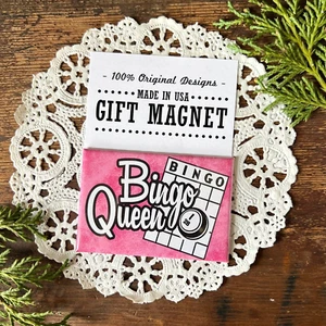 Bingo Queen * Geschenkmagnet * USA DecoGreet * Geschenk * Neu in Pkg - Bild 1 von 5