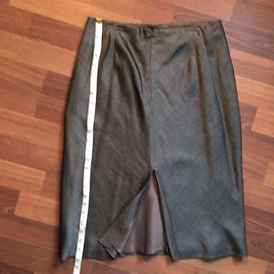 Falda INC International Concepts Gris Seda Metálica Talla 8 Foto 1 de 3