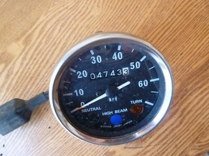 1976 1977 1978 1979 KAWASAKI KM100 SPEEDOMETER NICE WORKS - Picture 1 of 2