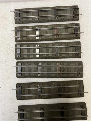 6 Pieces American Flyer S Gauge Wide Tie Straight Rubber Roadbed GRAY - Image 1 of 4