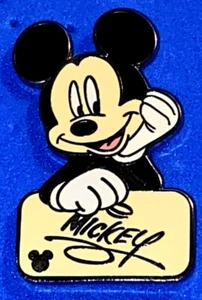 DISNEY WDW 2005 CAST LANYARD COLLECTION 4 MICKEY’S AUTOGRAPH FLESH TONE PIN - Picture 1 of 2