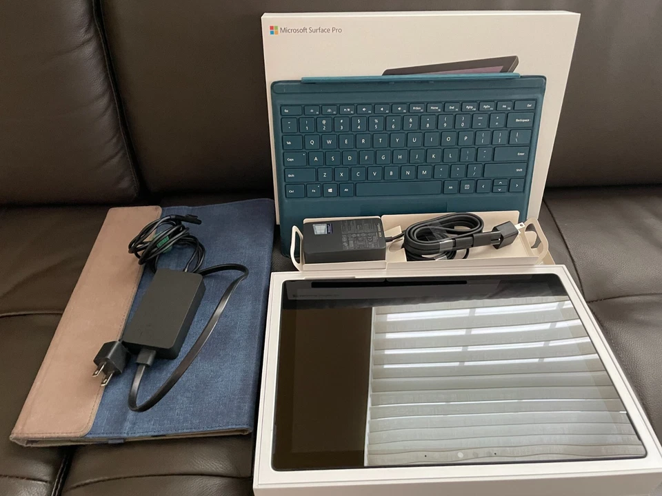 Microsoft Surface Pro 7 Core i7-1065G7 CPU@1.30GHz 16GB RAM 256GB SSD Windows 11 - Image 1 of 4