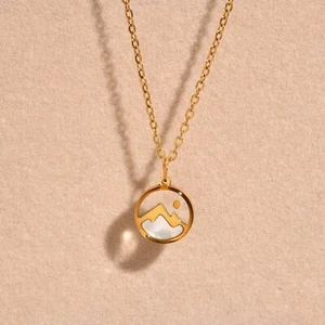 Elegant Mountain Style gold plated Necklace -With Beautiful Travel Jewelry Box - Picture 1 of 7