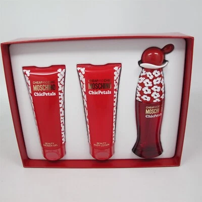 Chic Petals de Cheap & Chic Moschino Juego de 3 piezas: spray, gel y loción EDT de 1,7 oz  Foto 1 de 2