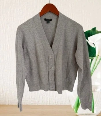 Cárdigan suéter Saks Fifth Avenue para mujer gris 100 % cachemir con botones delanteros SP/S Foto 1 de 4