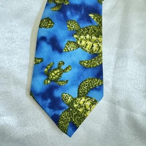 Men's Blue Tie with Green Sea Turtle Pattern - Bild 1 von 3