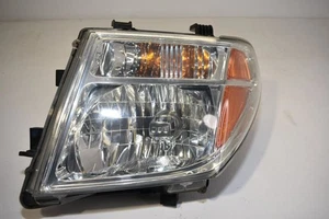 Nissan Frontier 2005-08 4,0 L en el faro izquierdo, faro OEM - Imagen 1 de 12