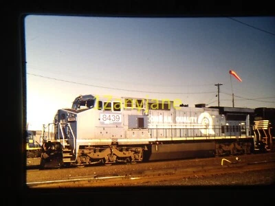 DIAPOSITIVA DE TREN 5V14 Ferrocarril 35MM Foto NS D8-40CW 8439 PUERTO LECTURA NJ 1-5-00 Foto 1 de 2
