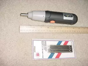 DRIVER DE BROCAS HEXAGONALES INALÁMBRICO 6V con BITS - 4 Pilas AA - Imagen 1 de 1