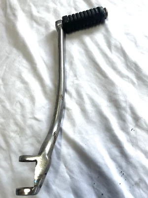 Pedal de patada temprana Kawasaki H1 1969 13058-025 Foto 1 de 4