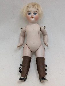 Antike 3,25" Voll Biskuit Puppenhaus Puppe Kind Original Perücke & Gamaschen Deutschland um 1900 - Bild 1 von 7