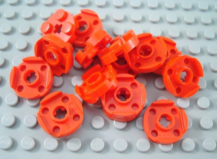 LEGO Lot of 15 Red 2x2 Round Plates Parts and Pieces - Image 1 of 1