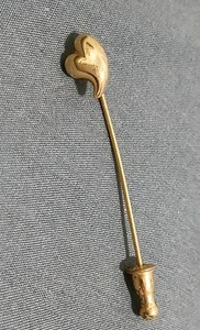 Spilla cappello vintage firmata Monet astratta a forma di cuore spilla bastone tono oro - Foto 1 di 4