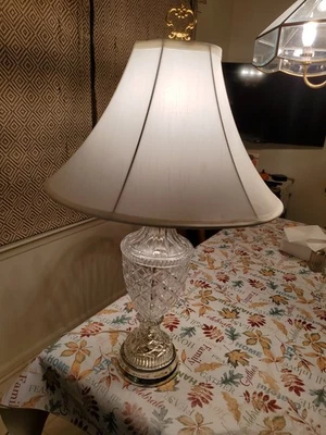 VTG Large 28" Lead Crystal Cut Glass & Brass Table Lamp With Large 18" Shade VGC - Image 1 of 4