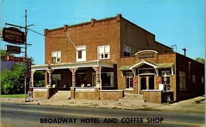 Vintage Postcard Broadway Hotel and Coffee Shop Hwy 67 Prescott Arizona AZ  - Picture 1 of 3