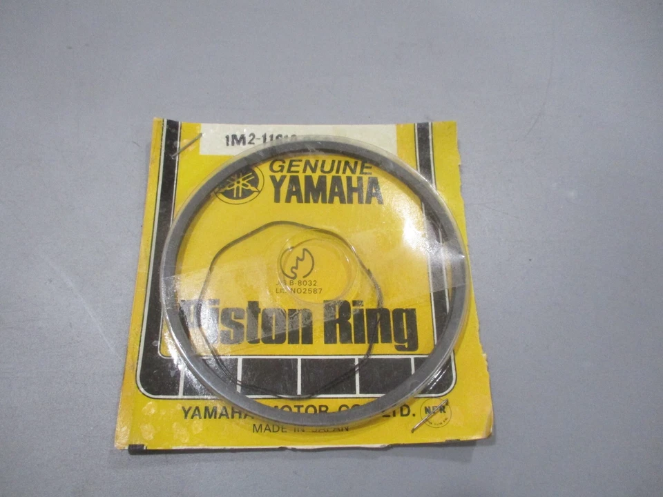 Juego de anillos de pistón NOS Yamaha OEM STD 1977-1978 DT400 1M2-11610-01 Foto 1 de 1
