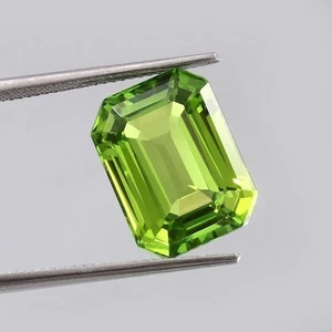 AAA 9.68 Ct Flawless Peridot Green Ceylon Sapphire Loose Emerald Cut Gemstone - Picture 1 of 4