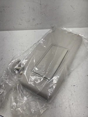 Driver Sun Visor Without Sunroof Fits 15-23 300 1433190 - Image 1 of 4
