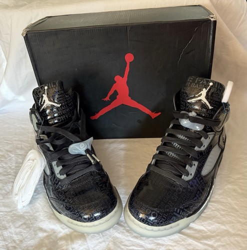 2013 Nike Air Jordan 5 Retro DB Doernbecher Freestyle taglia 9 (633068 010) **LEGGI**