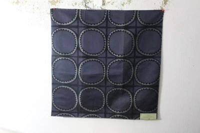 Beacon Hill, Emi Fret, Tejido Geométrico, 26" W X 26" L, Varios Colores Disponibles Foto 1 de 2