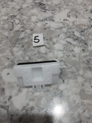 (Bolsa de 5) Clips de panel basculante OEM para Traverse Enclave CT4 CT5 GM # 11601845 Foto 1 de 3