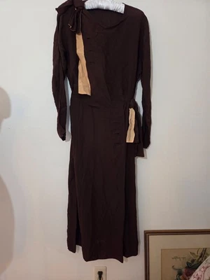 Mujer Talla M De Colección Años 20 Marrón Crepé Vestido Lazo, Acentos Melocotón Manga Larga Foto 1 de 4