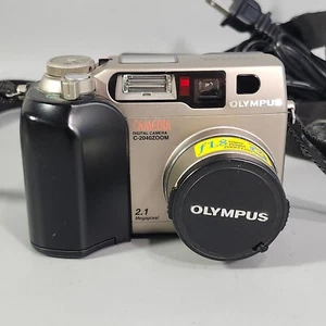 Olympus C-2040 Camedia Digitalkamera 2.1 Mega Pixel Zoom Schwarz Metallic Silber - Bild 1 von 23