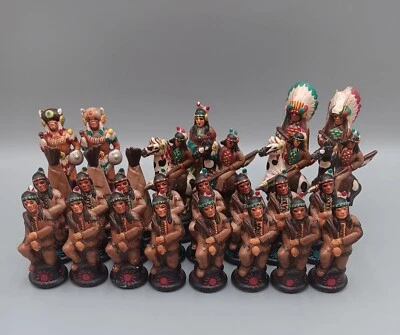 PIEZAS DE AJEDREZ NATIVAS AMERICANAS PINTADAS A MANO DE COLECCIÓN: 28 PIEZAS EN TOTAL Foto 1 de 4