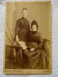 Antique Vintage Cabinet Card 2 Women Messrs Prophet Dundee Pauline Irvine - Bild 1 von 7