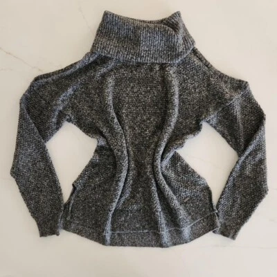 Suéter Hollister Talla M Hombros Fríos Mujer Gris Cuello Alto Top Grunge Edgy Suave Foto 1 de 4