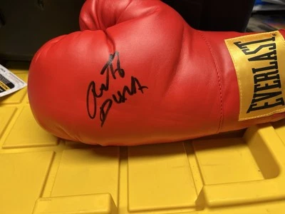 Roberto Duran Signed Autograph Red Everlast Boxing Glove JSA Hof Boxing Legend - Image 1 of 3
