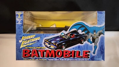 Johnny Lightning DC Comics 1950's 1:24 Scale Die-cast Batmobile Model Kit 2002 - Image 1 of 4