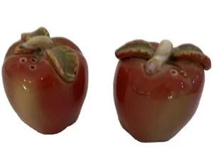 VTG Red Apple 🍎 Salt and Pepper Shakers Kitchen Ceramic Fruit w Stoppers EUC! - Picture 1 of 6