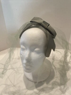 VTG 1950’s Women’s Bow Green Hat Net Veil  Whimsey Fascinator Hand Stitched - Image 1 of 4