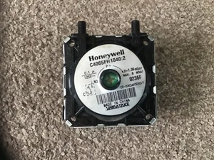 Honeywell air pressure switch C4065FH 1040:2 - Picture 1 of 2