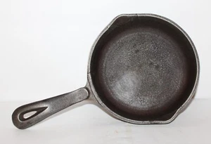 Benjamin & Medwin Cast Iron Skillet Fry Pan 6-1/2" Good For Camping /#CI2 - Picture 1 of 5