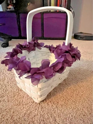 Cesta de casamento florista - Branco e roxo - Combina com a cor nupcial ameixa de David - Imagem 1 de 4