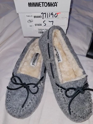 LADIES MINNETONKA Moccasin Indoor Outdoor Slipper shoe women’s soft brand new - Image 1 of 4