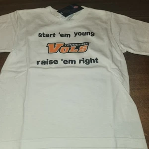 T-shirt nuova con etichette NCAA Tennessee Vols 3, bambini piccoli - Foto 1 di 5