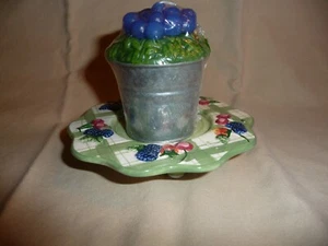 Yankee Candle Exclusive Candle Holder Dish with bucket of blueberries candle - Picture 1 of 3