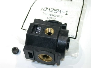 NEW ARO 1/8" NPT MANIFOLD 104254-1 - Picture 1 of 1