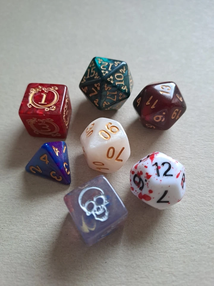 Würfel-Set Polyedrisch RPG DnD Rollenspiel w4-w20 🎲 Verschiedene Sorten - Bild 1 von 1