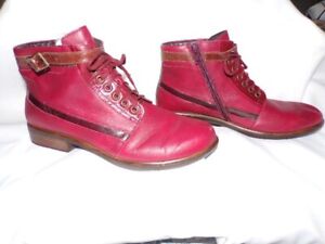 Naot Womens Kona Berry Burgundy Ankle Boots 40 US Size 9