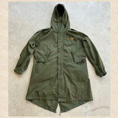 50s Vtg US Army M-1951 HOODED FISHTAIL PARKA sz MEDIUM Shell No Liner Military - Image 1 of 4