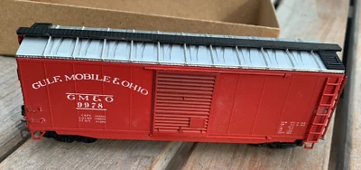 Front Range 4078 HO 40 ft Rivet Side Box Car GM&O #9978 RTR w/ Kadee Couplers - Image 1 of 4
